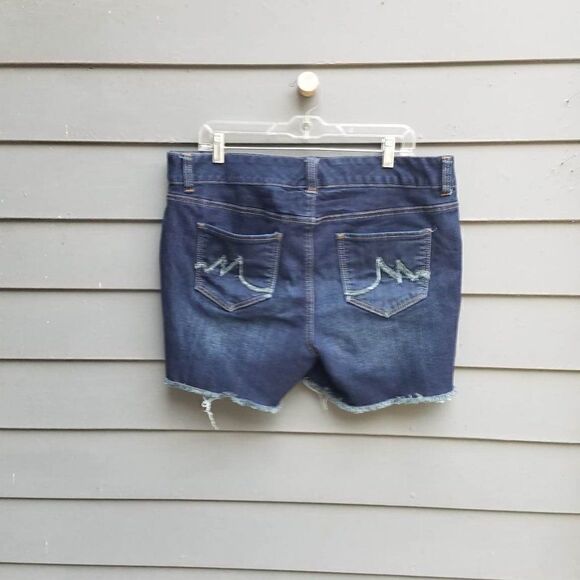 Maurices Jeans Shorts with Side Slits size 16 - Picture 5 of 12